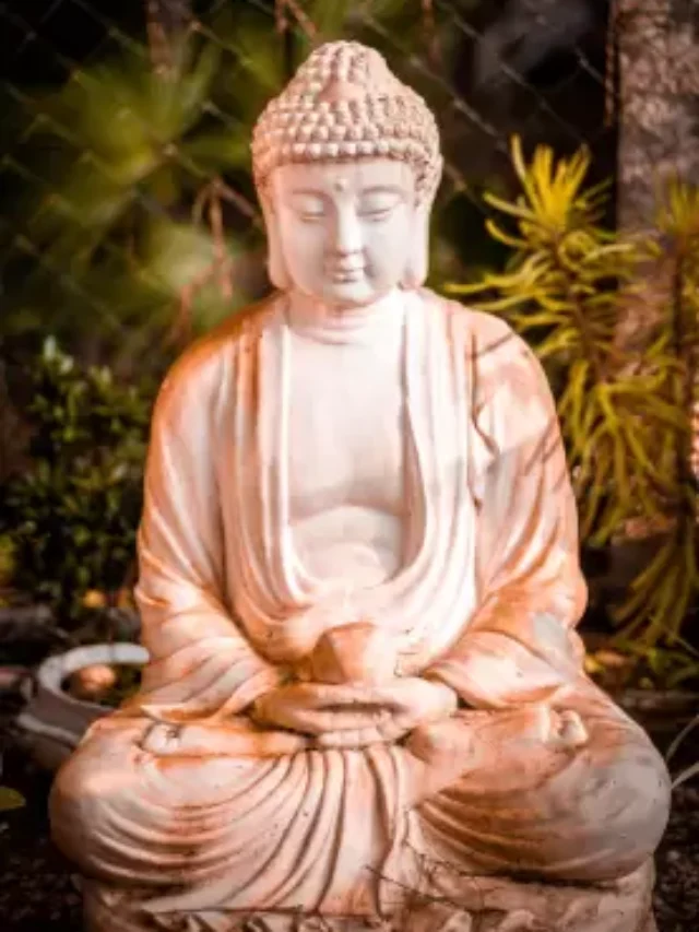 बौद्ध धर्म: आंतरिक शांति की आध्यात्मिक यात्रा